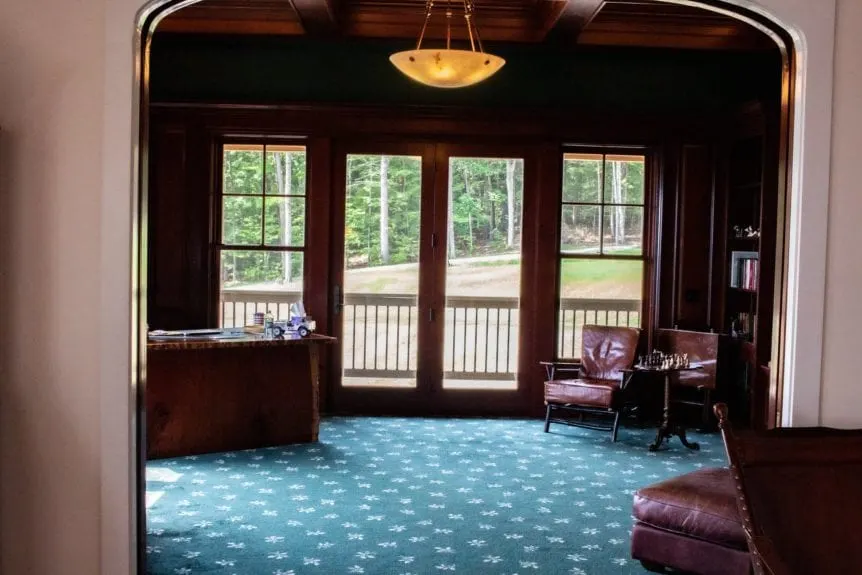 Luxury home: study, main area